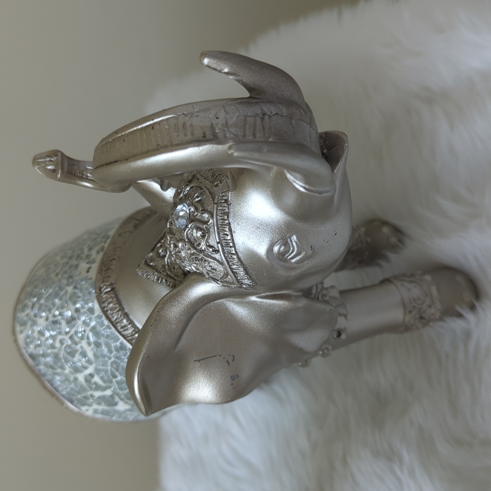 Set of 2 Silver Elephants with Glass Detail - Picture 4 of 5